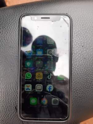 A picture of OPPO A83