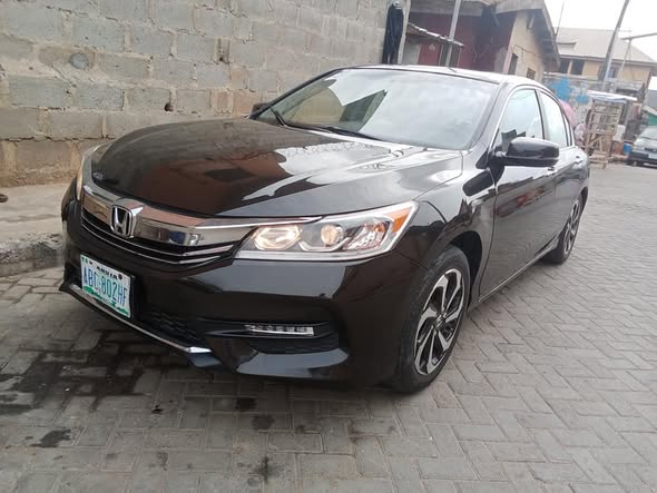 A picture of 2016 Honda Accord 4plugs Distress Sales