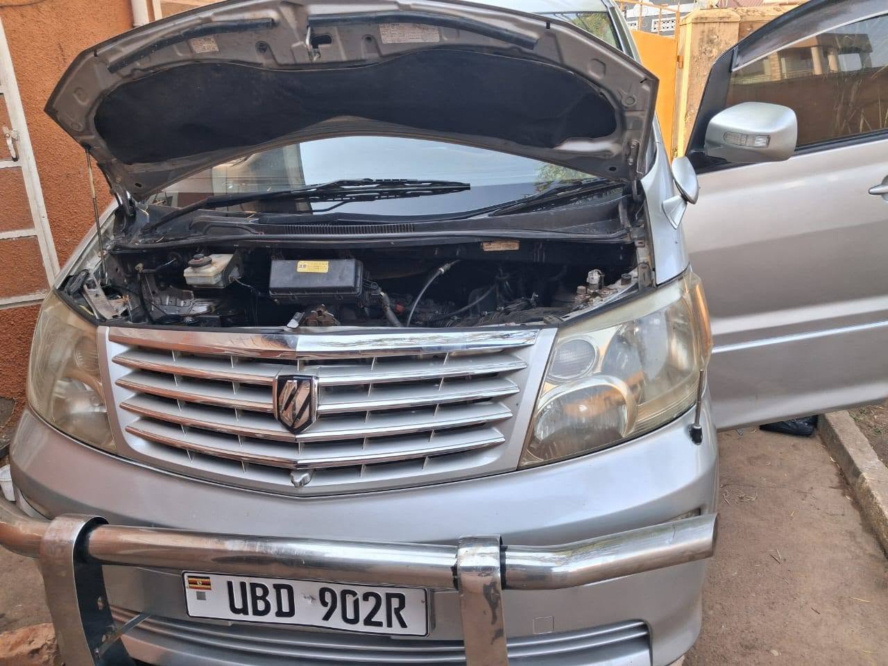 toyota alphard