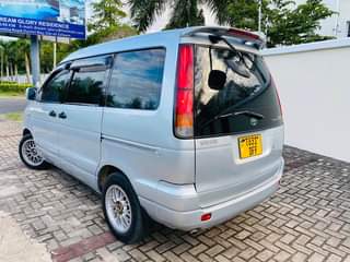 A picture of TOYOTA NOAH SR40