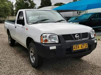 used nissan np300