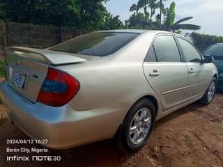 A picture of TOYOTA CAMRY