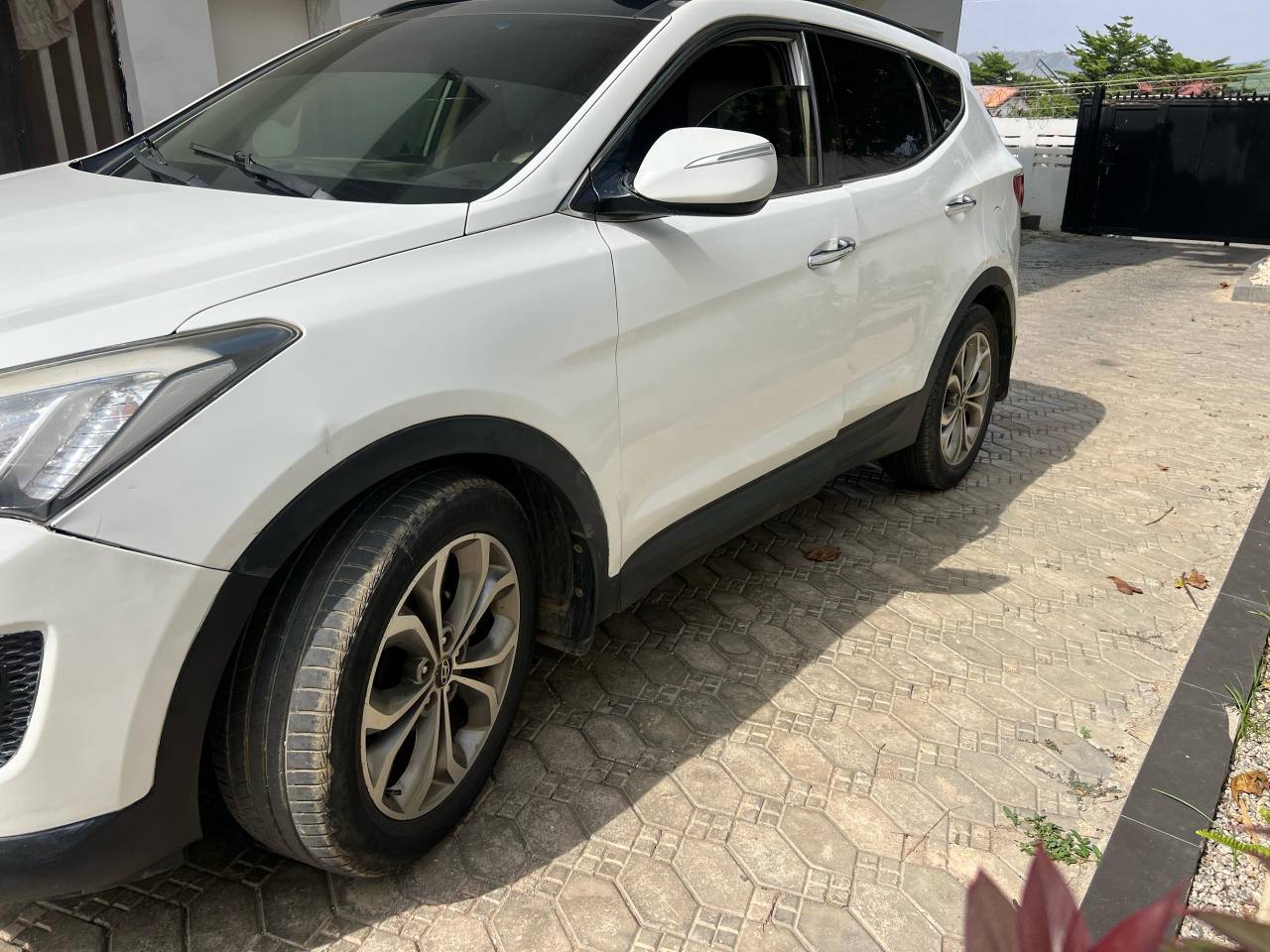 A picture of Extremely clean used 2014 Hyundai Santa Fe 3 row seats