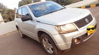 A picture of Suzuki Escudo Silve Silve