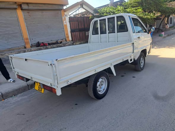 A picture of TOWN ACE 0714058883