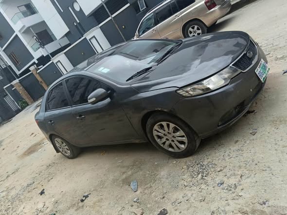 A picture of 08 Kia Cerato Manual gear Engine and gear works perfect