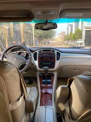 A picture of SUPER CLEAN HIGHLANDER FIRST BODY WITH 3 ROWS SEAT 4