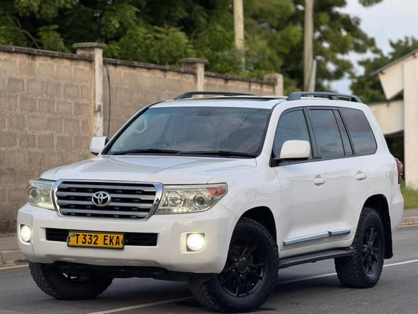 A picture of Toyota Land Cruiser VX Diesel on sale EKA