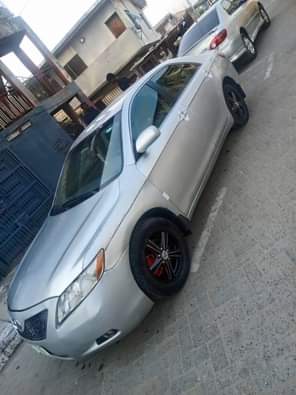 A picture of 4 plugs 2008 Toyota camry perfect Engine and Gear Ac