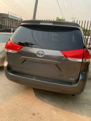 A picture of 2012 Toyota Sienna