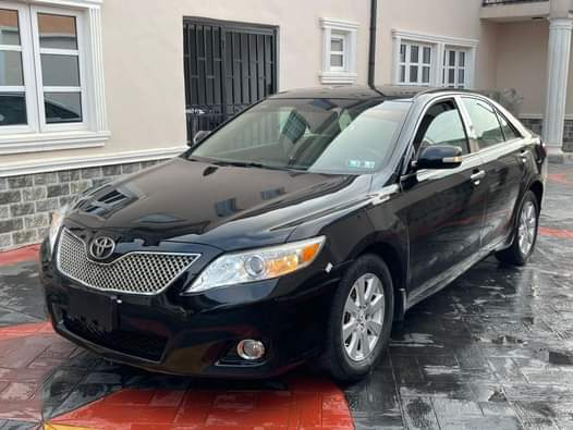 A picture of WOW This is premium standard Toyota Camry 2007 model xle