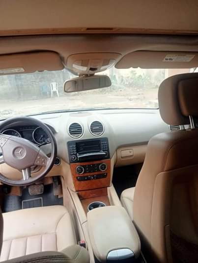 A picture of Registered 07 ML350 well maintained buy and travel engine gear