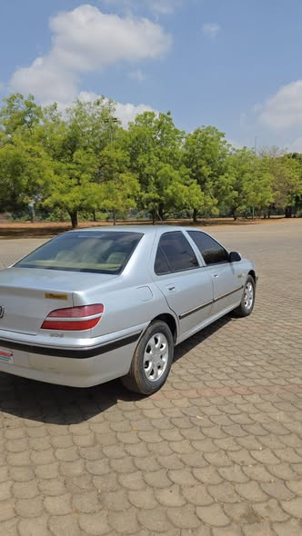 A picture of 2004 Peugeot 406