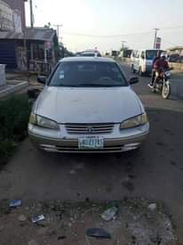 A picture of 2000 Toyota Camry