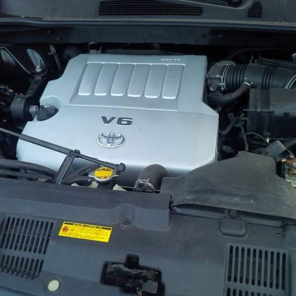 A picture of 2012 Model Toyota Highlander is going for 4 2M Call