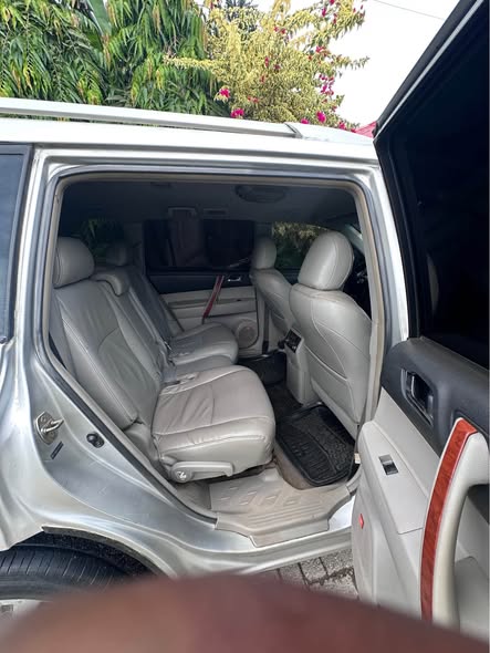 A picture of 2009 Toyota Highlander thumb start 7 700 000