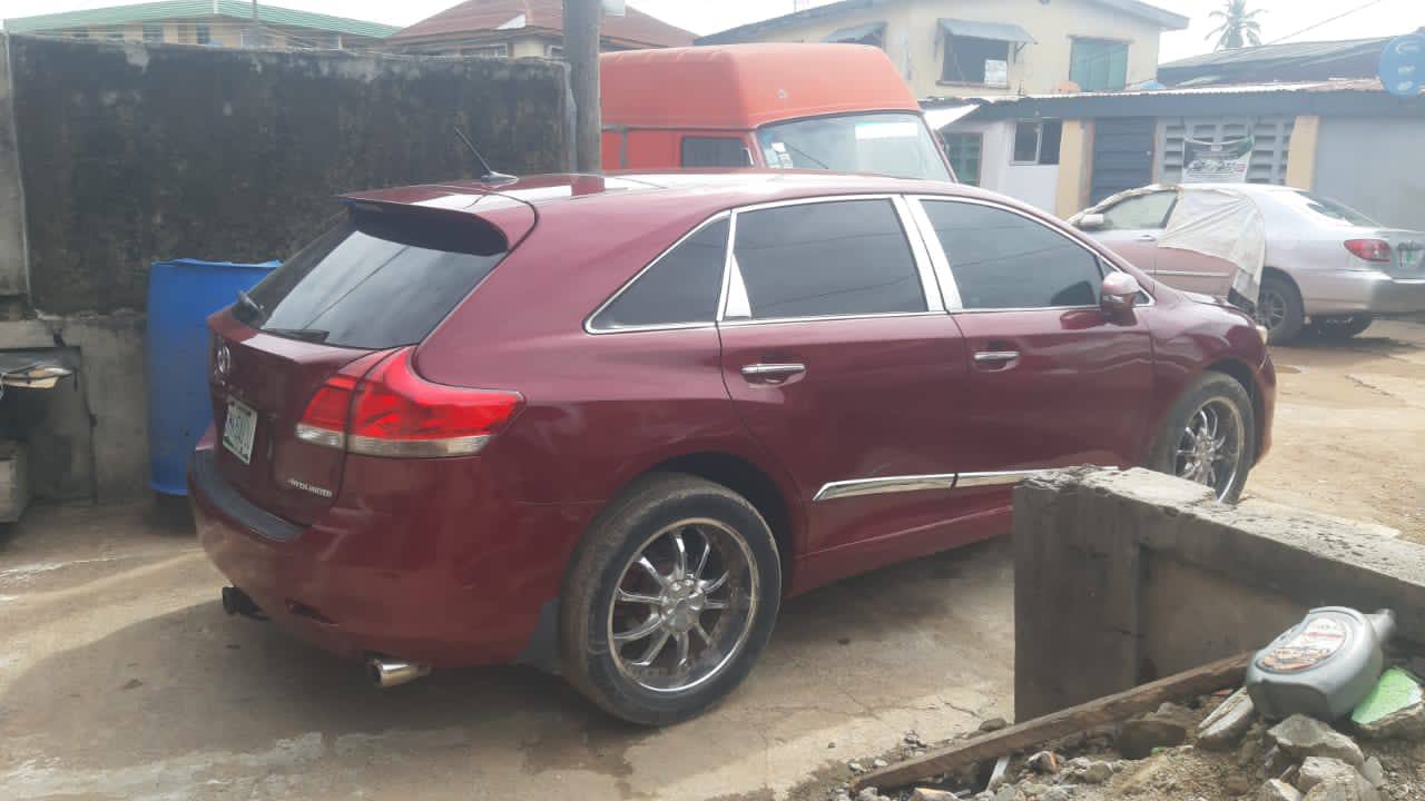 A picture of TOKS STANDARD 2012 VENZA FULL OPTION MUSHIN LAGOS 14M