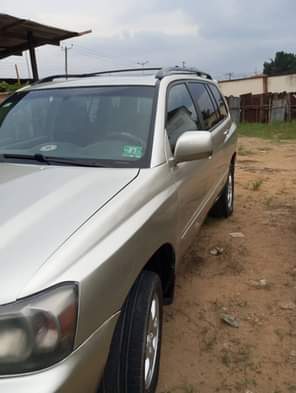 A picture of 2005 Toyota highlander Silent engine Perfect transmission Ac working 2