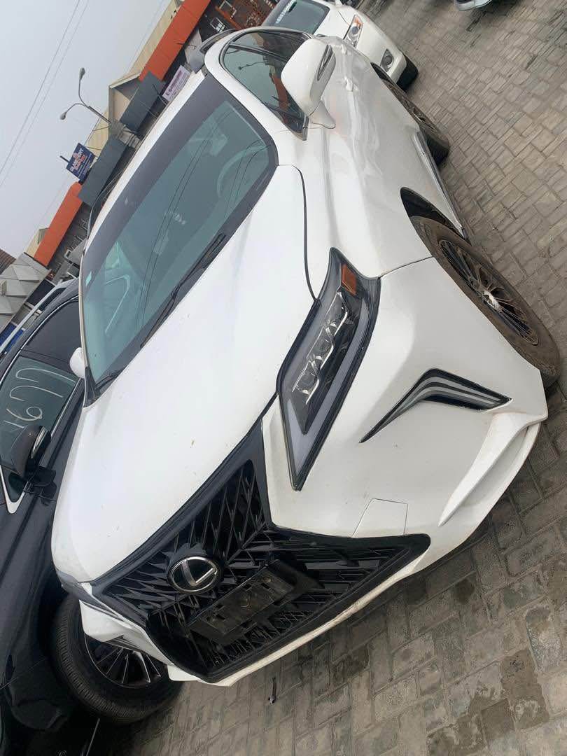 A picture of RX350 2010 FULL OPTION ACCIDENT FREE