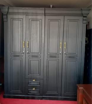 A picture of Kabati la nguo na la byombo
