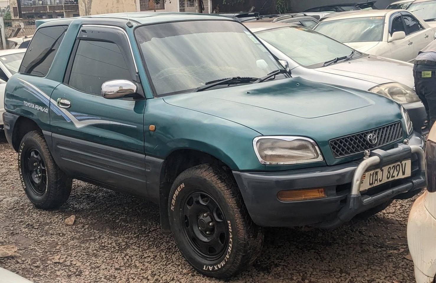 A picture of RAV 4 Short