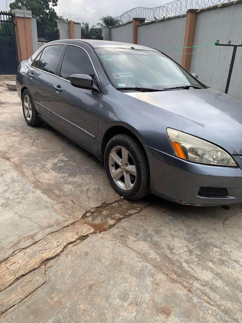 A picture of Honda accord EX DC 2008