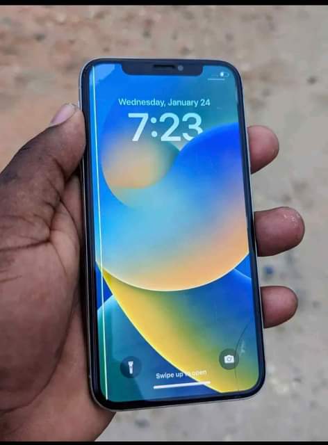 A picture of Iphone X 64gb bei 295 000 tu