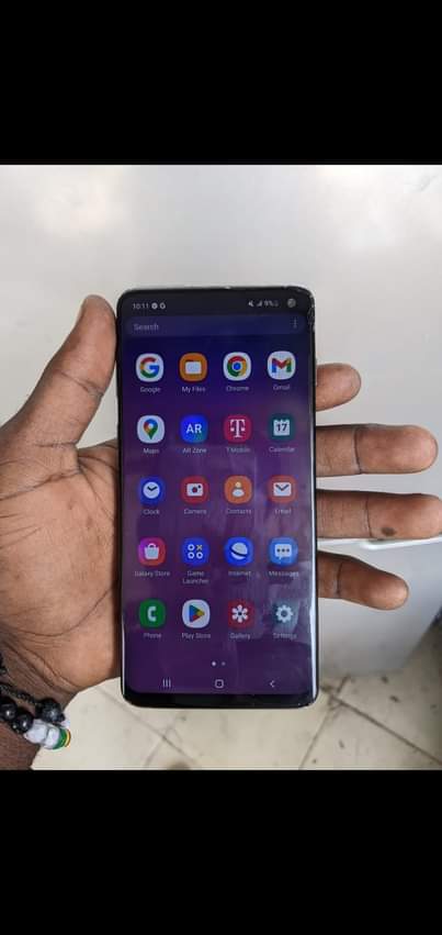 A picture of Samsung S10 128gb
