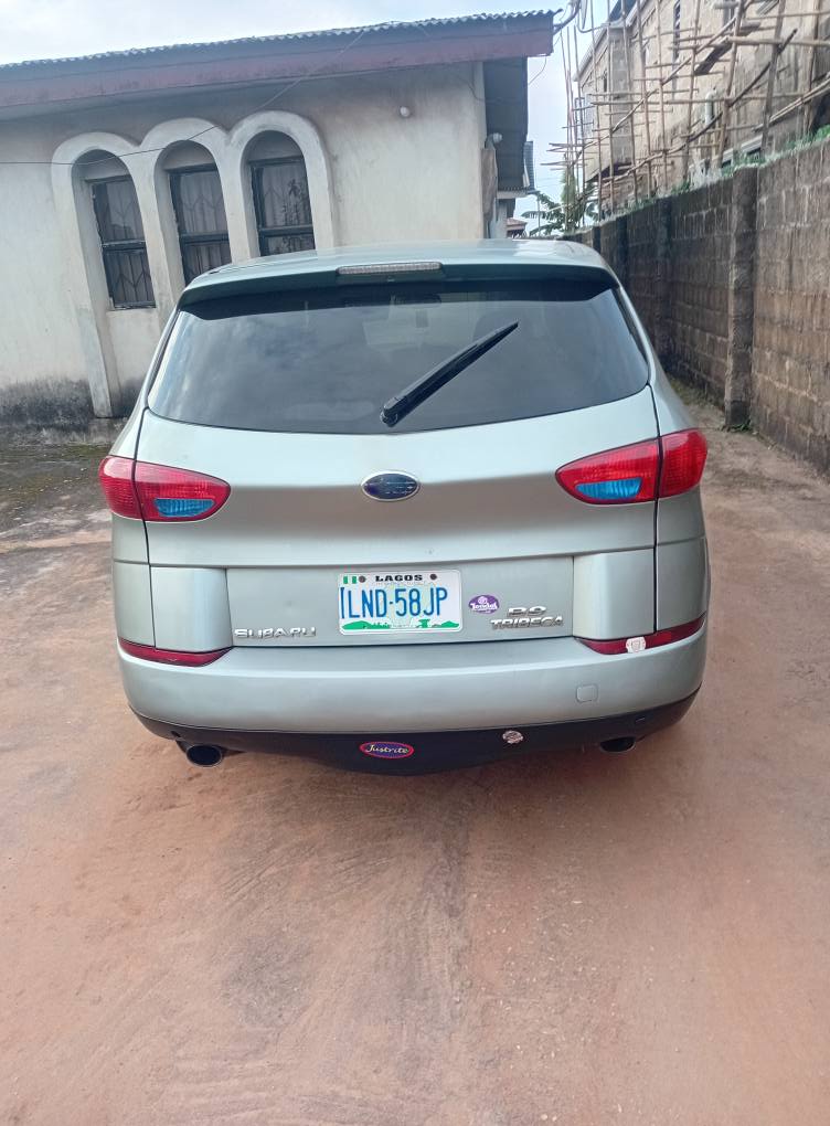 A picture of SUBARU TRIBECA 2008