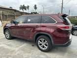 A picture of 2015 Toyota Highlander toks Le Foreign used