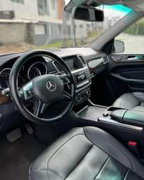 A picture of Mercedes Benz ML350 2013