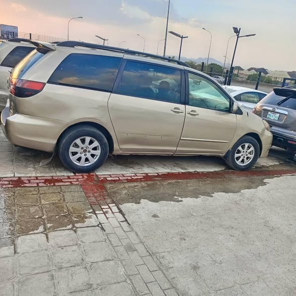 A picture of 2005 Toyota 2005