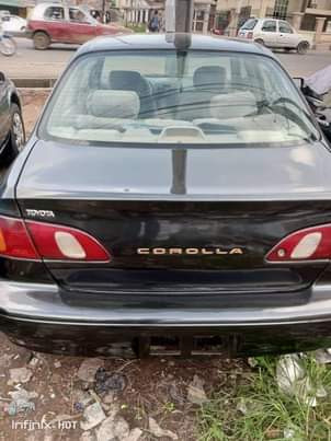 A picture of 2000 Toyota Corolla 2000 Alloy
