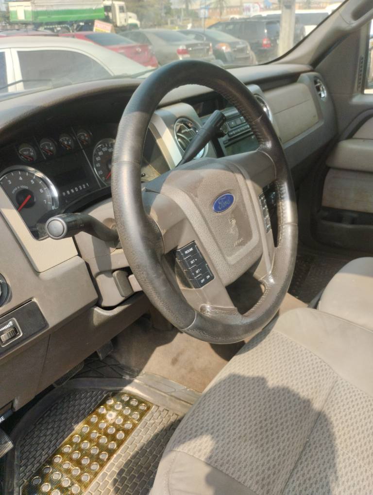 A picture of Ford truck F150