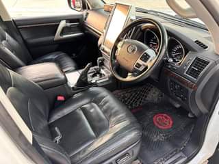 A picture of LAND CRUISER