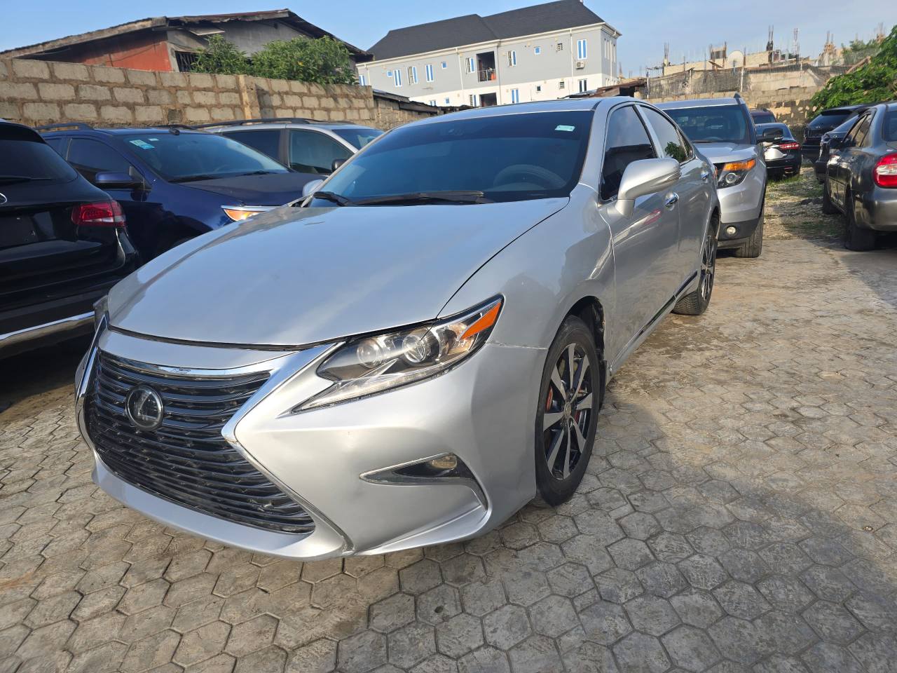 A picture of Lexus ES350 Ungraded to 2018