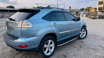 A picture of SWEET CAR FOR CRUISE DON LAND OOO LEXUS RX350 2008