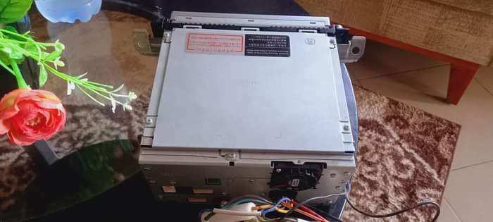 A picture of Radio ya Toyota ist mpya bado imekuja na gari