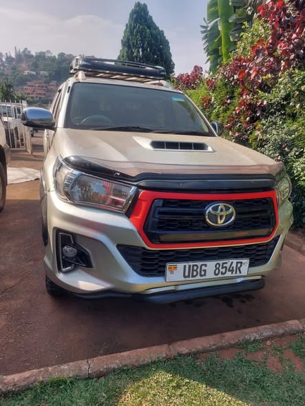 A picture of Hilux NOTE Manual Transmission Call O703273550