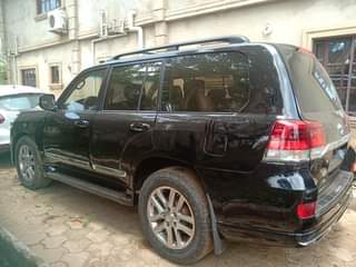 A picture of Toyota land cruiser upgraded