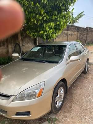 A picture of Honda Accord discussion for a sale serious buyer