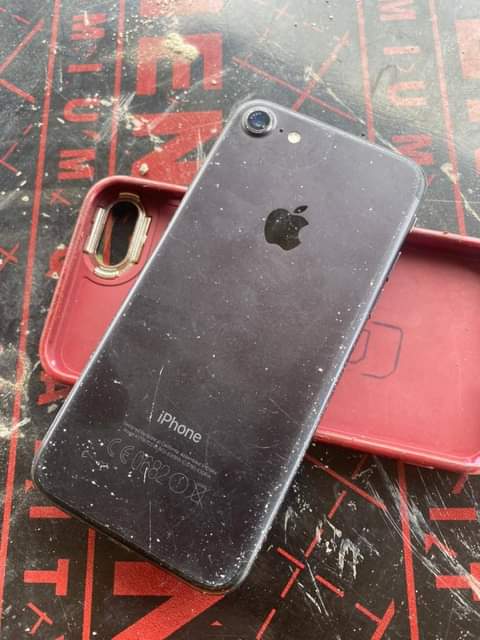 A picture of IPHONE 7PLAIN