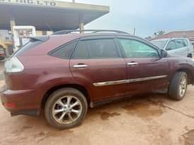 A picture of Lexus Rx 350 2008 model Complete toks standard with everything