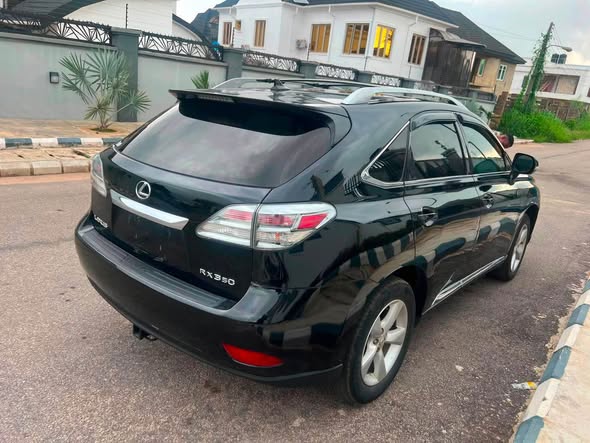 A picture of Tokunbo Lexus rx350 2011
