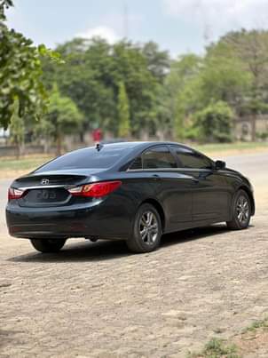 A picture of 2012 foreign used Hyundai sonata