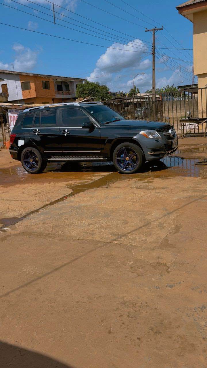 A picture of Benz GLK 2011 model for sale