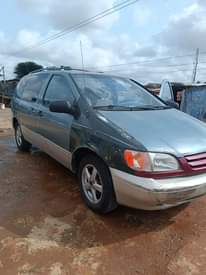 A picture of Toyota sienna