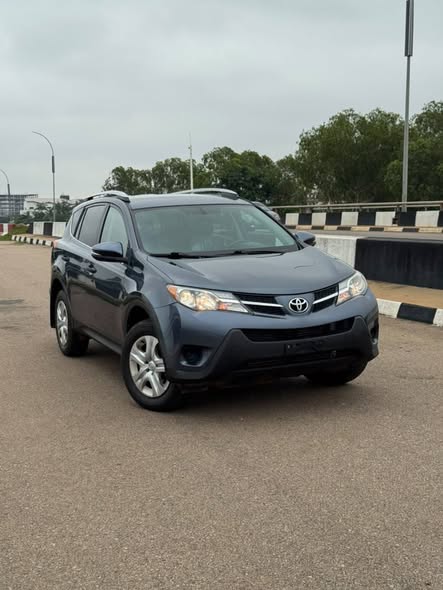 A picture of Toyota RAV4 2014