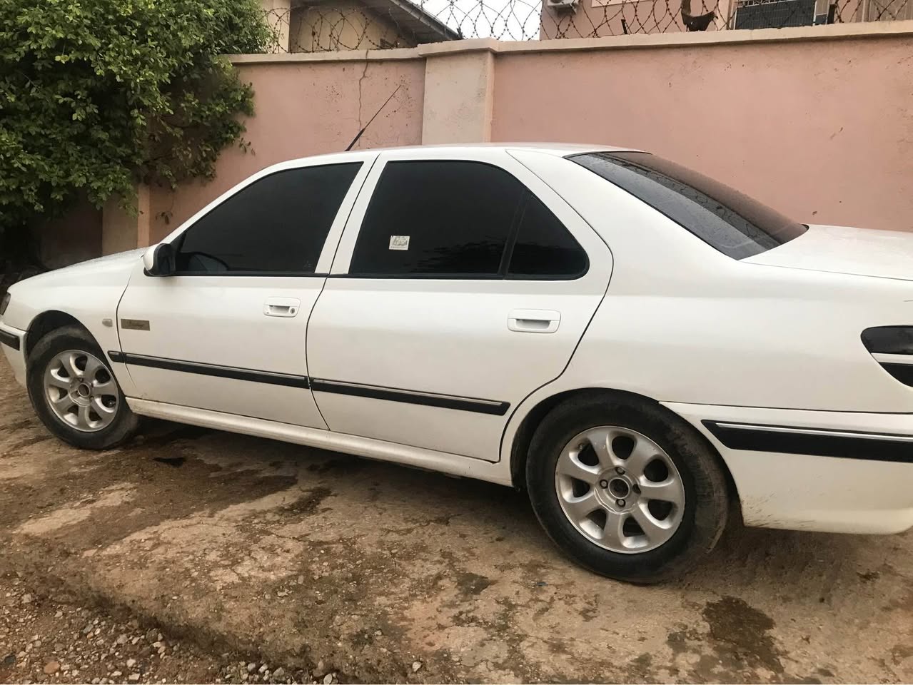 A picture of 406 Peugeot prestige with EW10 engine