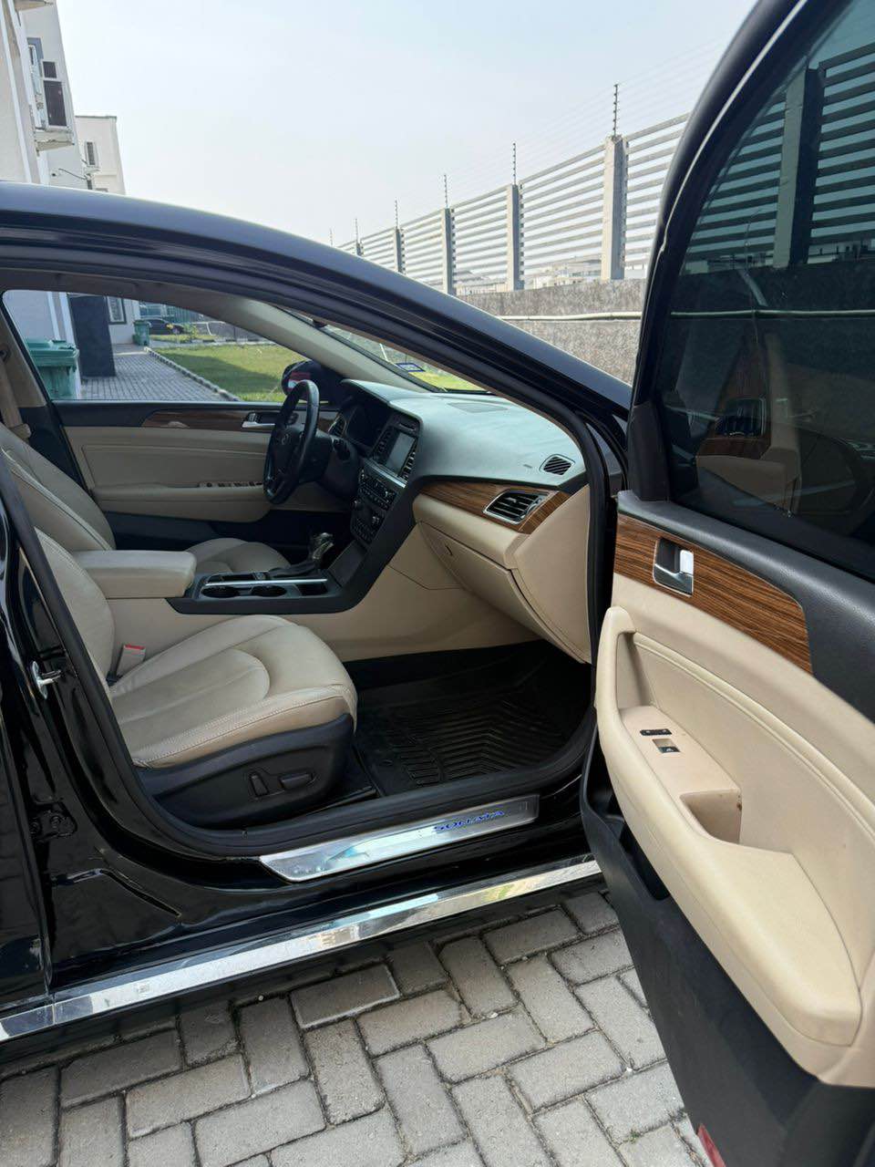 A picture of 2015 full option Hyundai Sonata